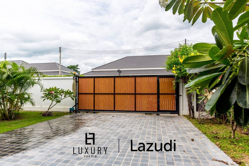 1,136 ตร.ม 4 เตียง 4 อาบน้ำ วิลล่า For ขาย