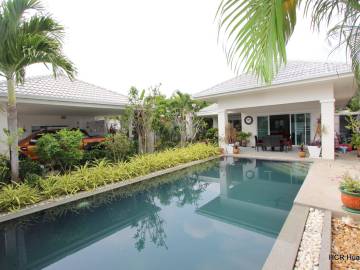 3 Bedroom Pool Villa for sale on The Lees soi 88