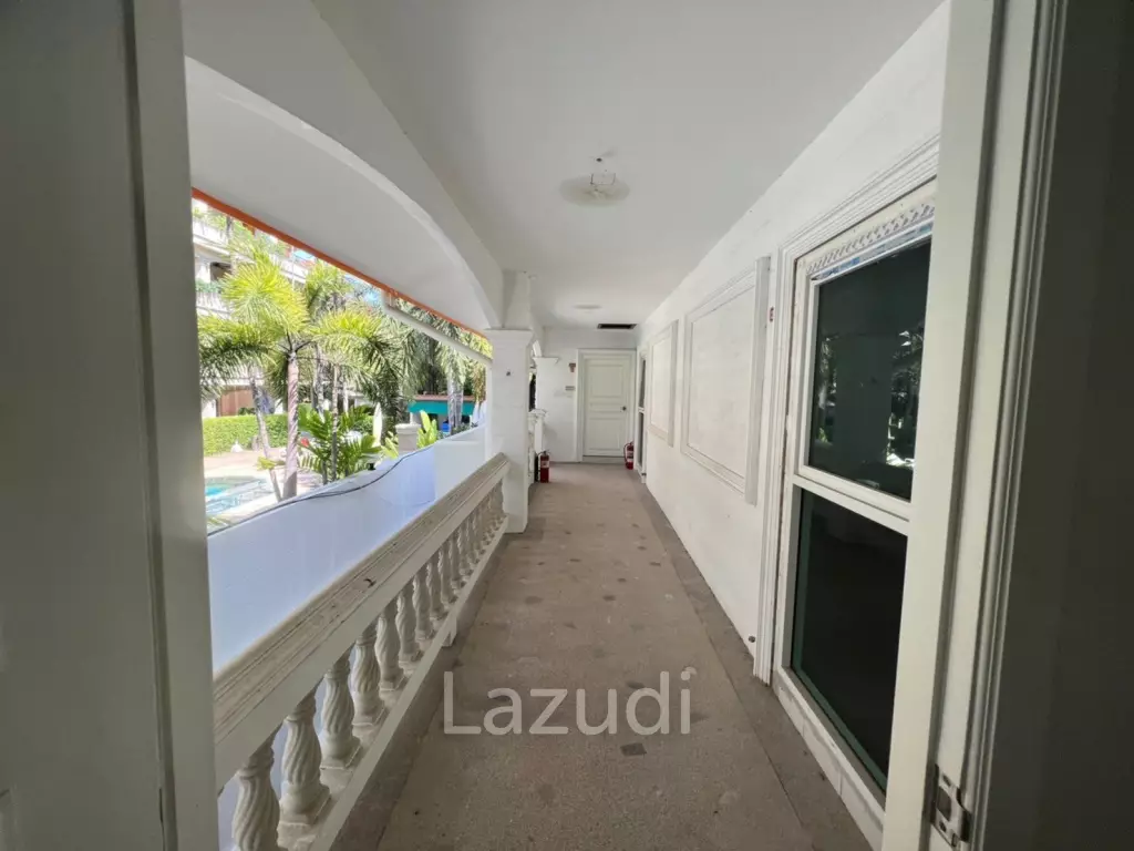 Village for sale in the heart of Pratamnak