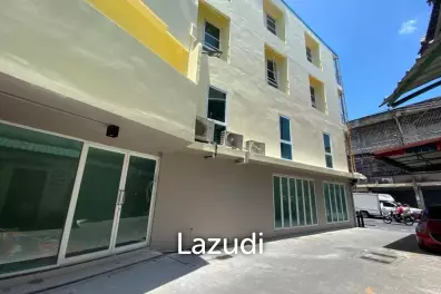 Commercial Building on Sukhumvit Soi 22