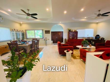 Beautiful 3 bed villa with large pool