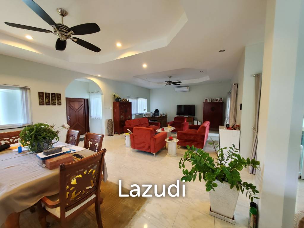 Beautiful 3 bed villa with large pool