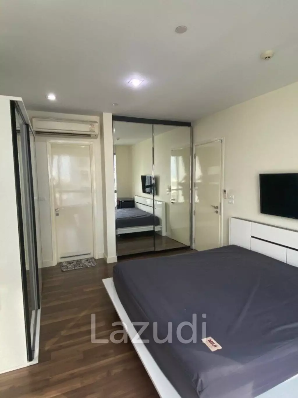 2 Bed 2 Bath 76 SQ.M The Room Sukhumvit 62