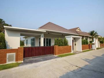 SMART HOUSE VILLAGE 3 : New Luxury 2 Bed Villa on completed Development