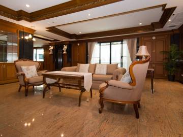 3 Bed 2 Bath 340 Sqm Apartment For Rent
