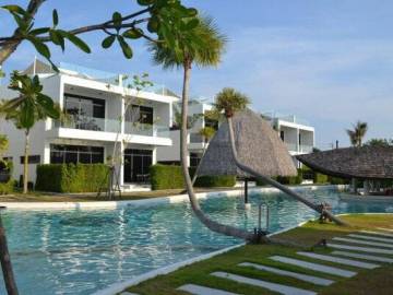 LA LAU : Penthouse apartment with great mountain view