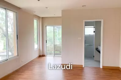 3 Bed 3 Bath 220 SQ.M Nusasiri Rama 9 - Wongwaen