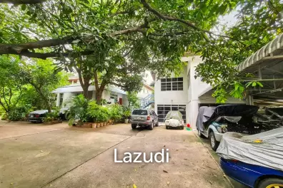 6 Bed8 Bath 800 Sqm Land for sale with a detached house with Bangkok Noi Canal For Sale