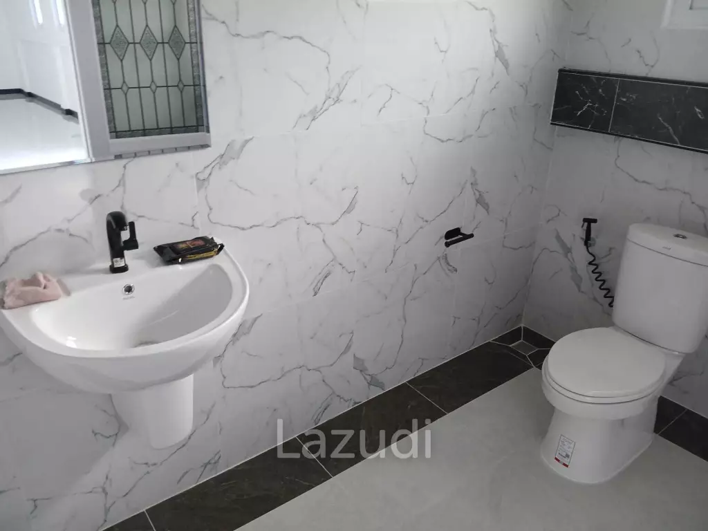 5 Bedroom Pool Villa For Sale Near Phoenix Golf Course