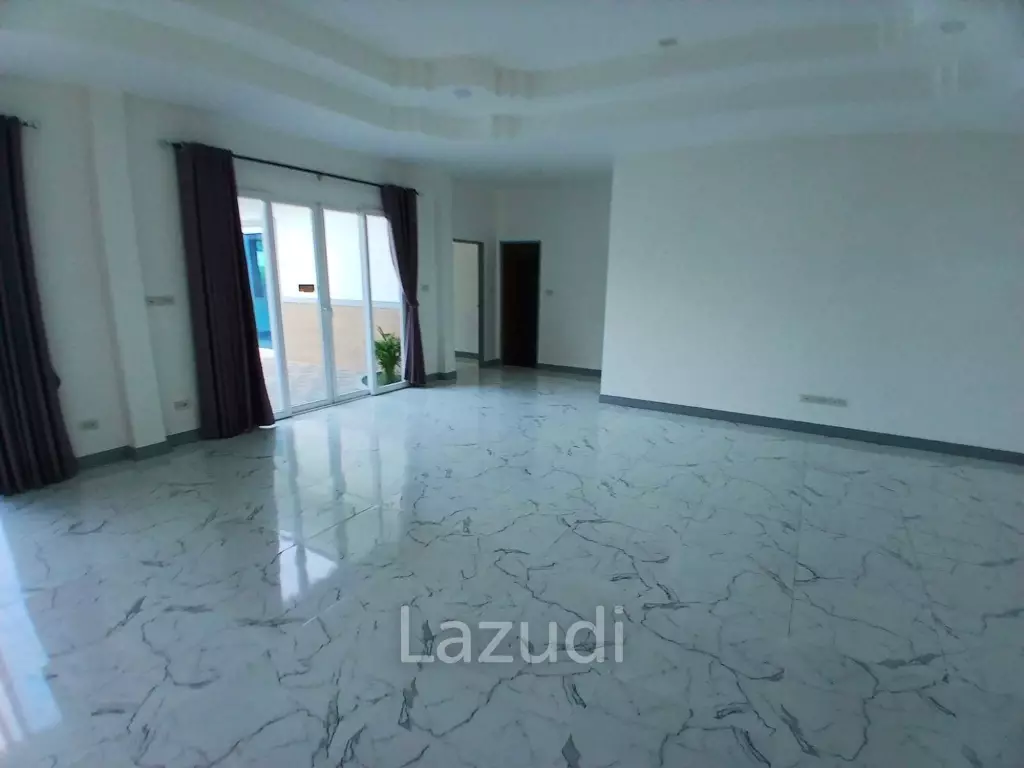5 Bedroom Pool Villa For Sale Near Phoenix Golf Course