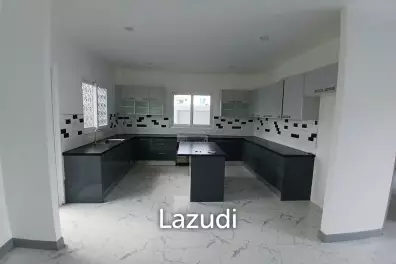 5 Bedroom Pool Villa For Sale Near Phoenix Golf Course