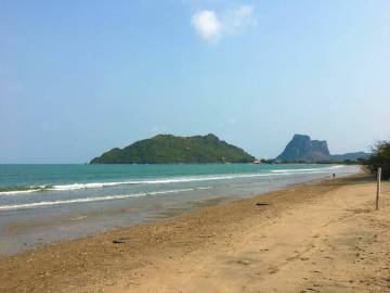 Beautiful 3 Rai land plot on the beach