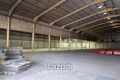 Yellow line Train of 8,227 SQM warehouse for rent at Srinakarindra Road
