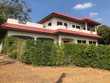 EDEN GARDENS : Great Value 3 bed villa on elevated large plot with sea views
