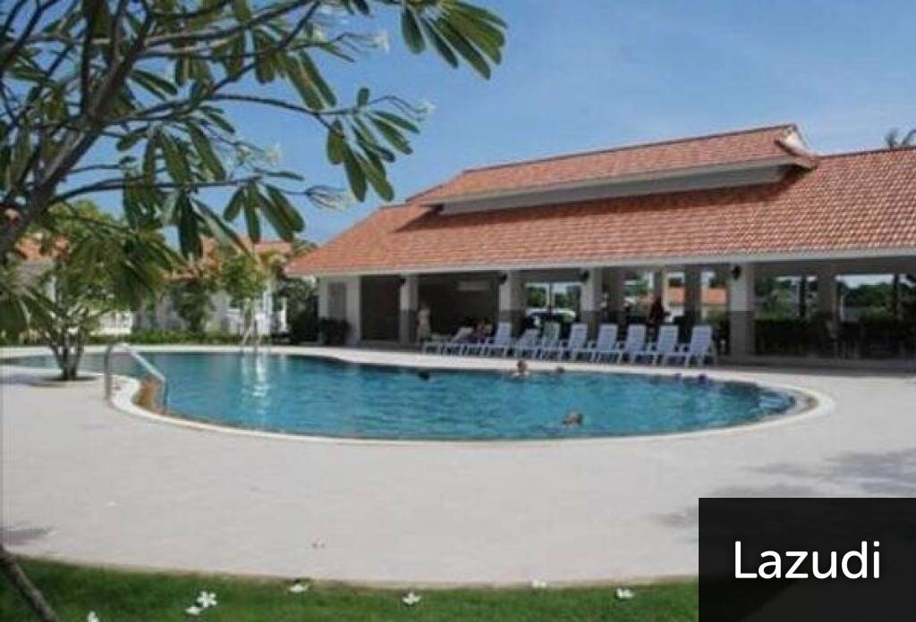 EEDEN VILLAGE : Good Value 4 Bed Villa with large communal pool