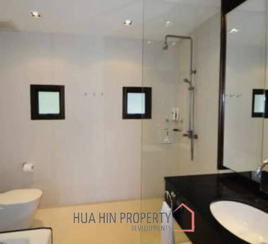 PALM HILLS  : 3 bed ground floor Condo fully Modernised.