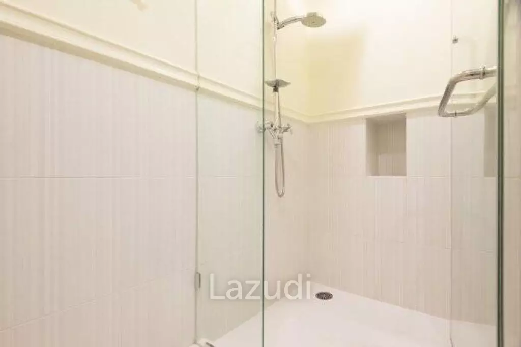 SUMMER CONDO : 2 Bed condo for sale