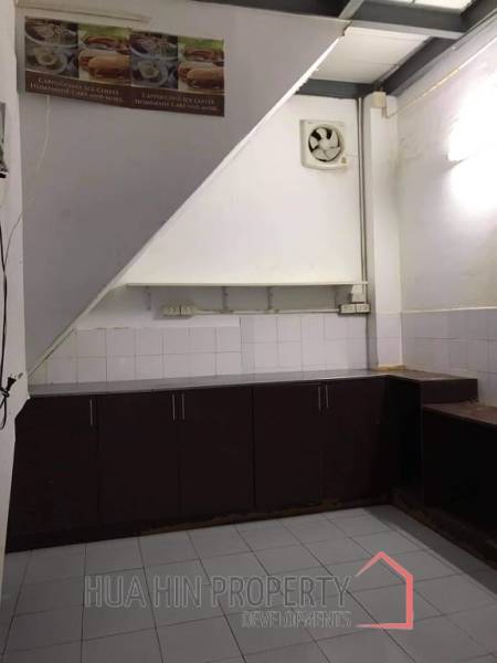 Town/Shop House on a great location in center of Hua Hin soi 76