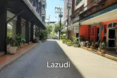 Town/Shop House on a great location in center of Hua Hin soi 76
