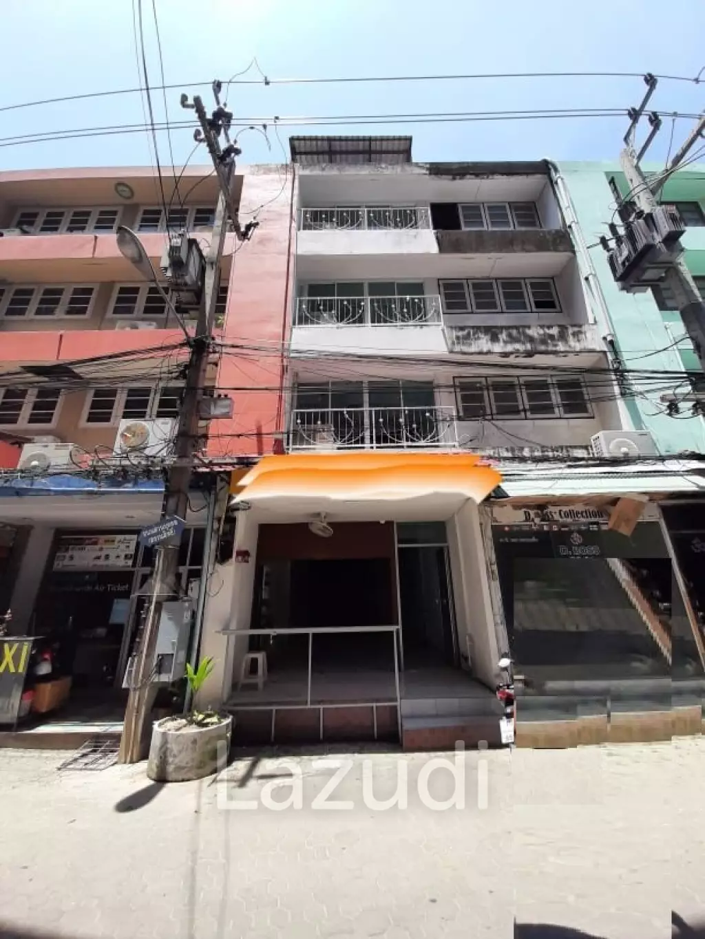 Town/Shop House on a great location in center of Hua Hin soi 76