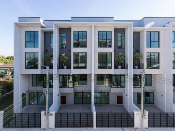 The Possible Premium: Private & Exclusive Townhome Project