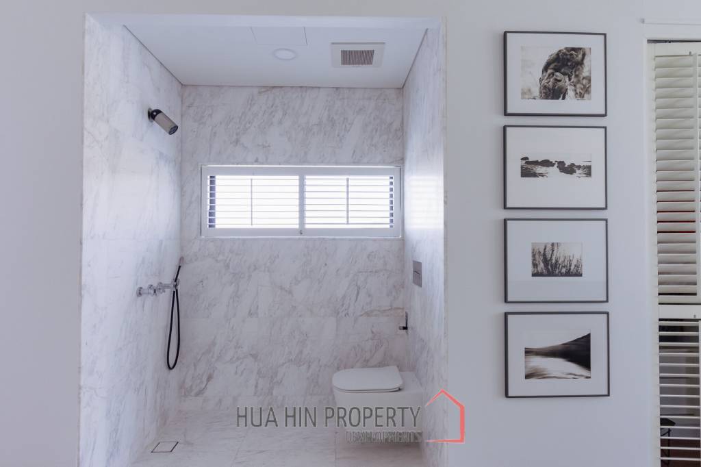 MODERN CONDO WITH STUNNING VIEWS IN BLACK MOUNTAIN GOLF COURSE