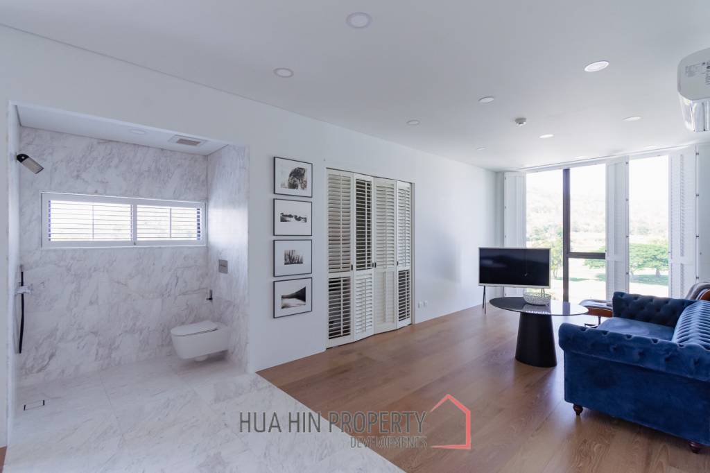 MODERN CONDO WITH STUNNING VIEWS IN BLACK MOUNTAIN GOLF COURSE