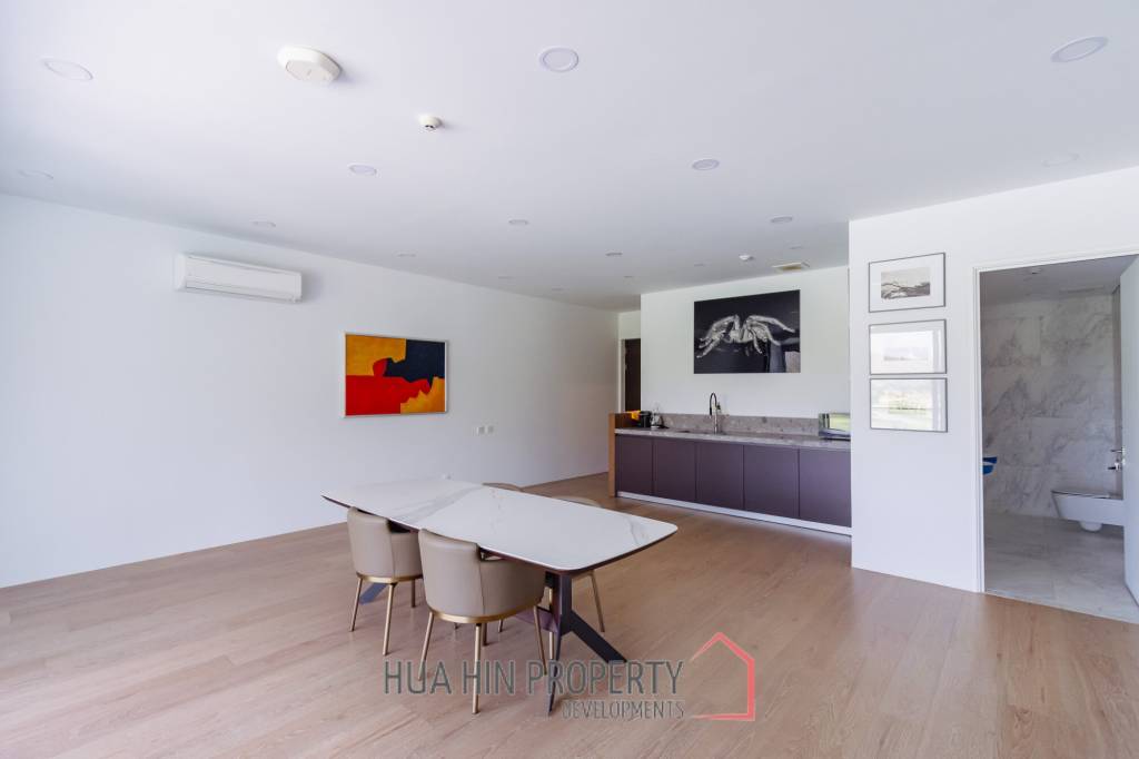 MODERN CONDO WITH STUNNING VIEWS IN BLACK MOUNTAIN GOLF COURSE