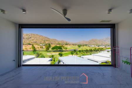 MODERN CONDO WITH STUNNING VIEWS IN BLACK MOUNTAIN GOLF COURSE