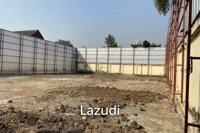 200 Sqw Land for Sale in Heart of Ekkamai