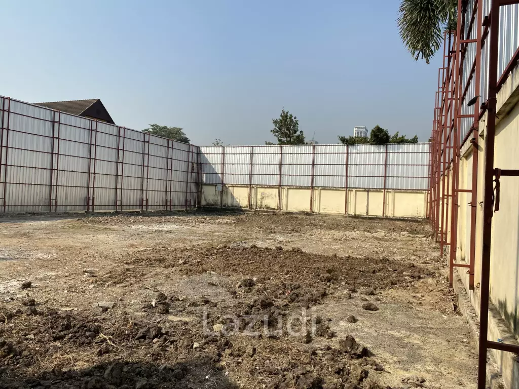 200 Sqw Land for Sale in Heart of Ekkamai