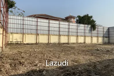 200 Sqw Land for Sale in Heart of Ekkamai