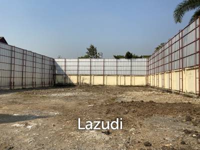 200 Sqw Land for Sale in Heart of Ekkamai