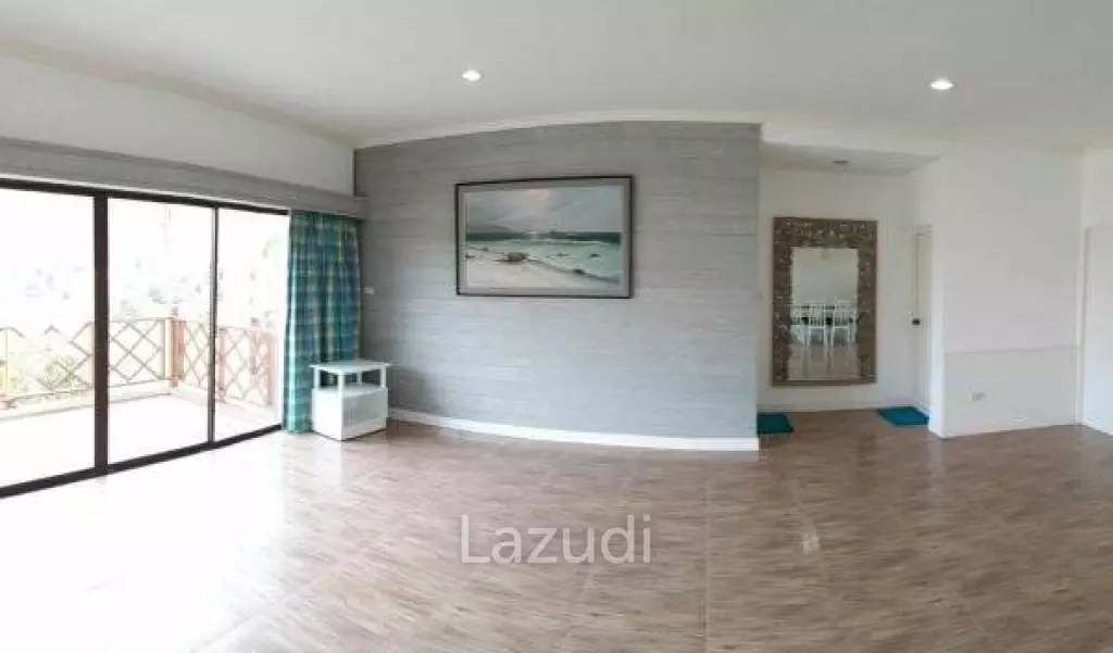 PALM HILL CONDO: Greart value 2 Bed condo