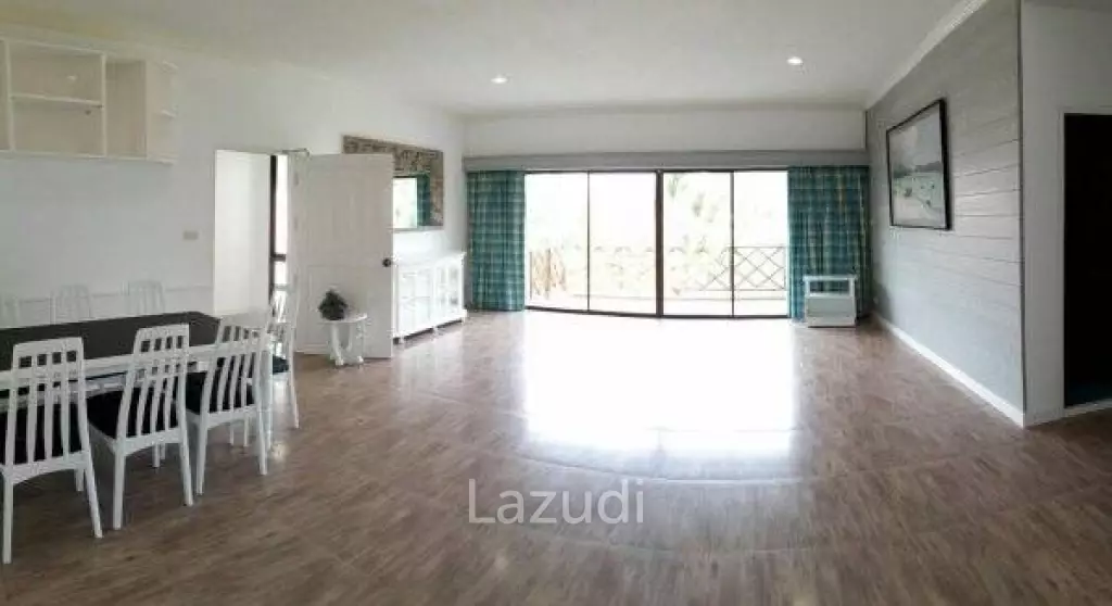PALM HILL CONDO: Greart value 2 Bed condo