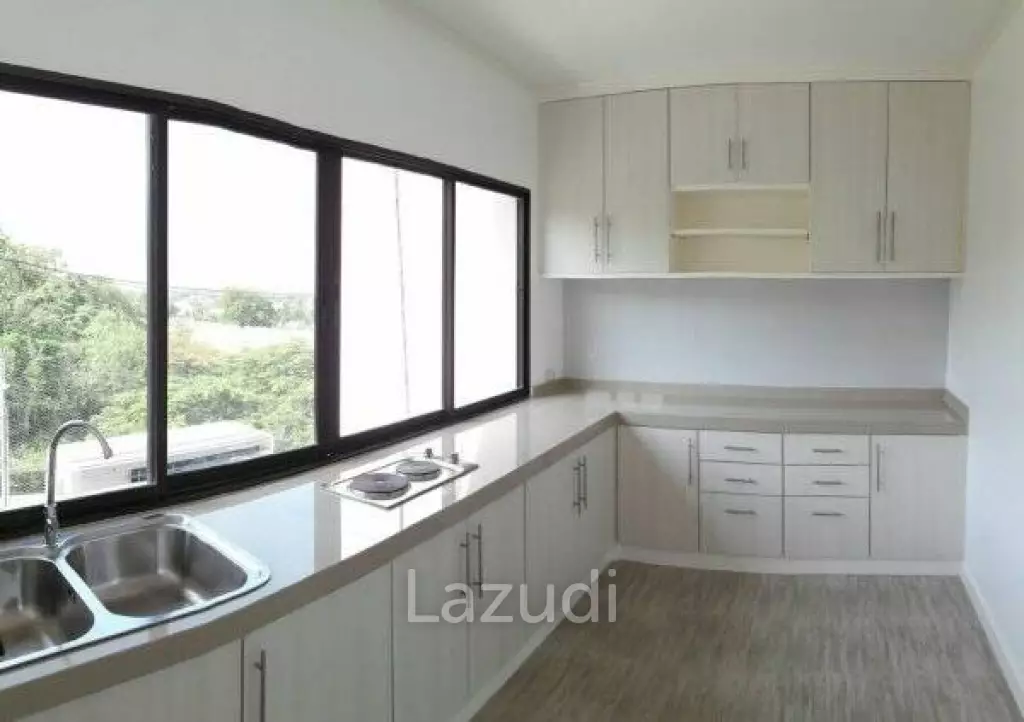 PALM HILL CONDO: Greart value 2 Bed condo