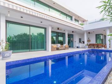 LA- LUA : 2 Storey luxury pool villa