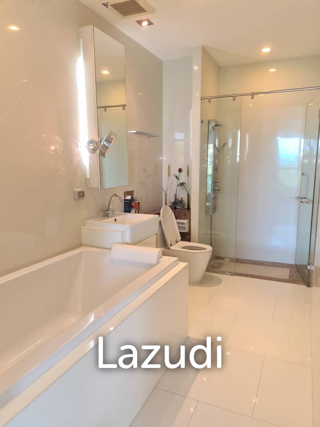 2 Bedrooms 94 SQ.M Sanctuary Wongamat