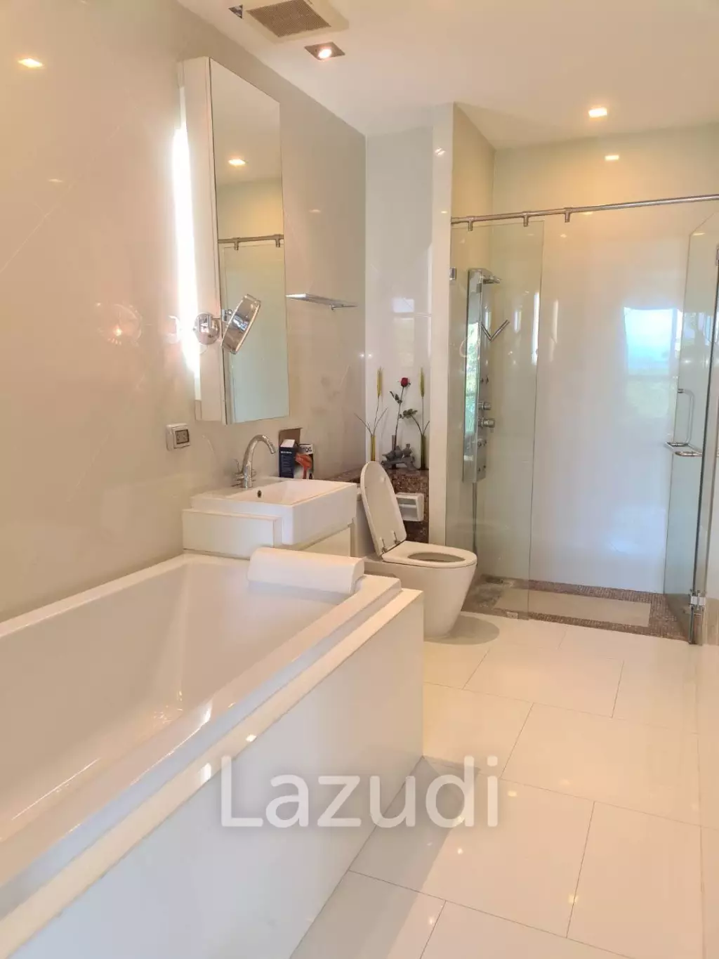 2 Bedrooms 94 SQ.M Sanctuary Wongamat