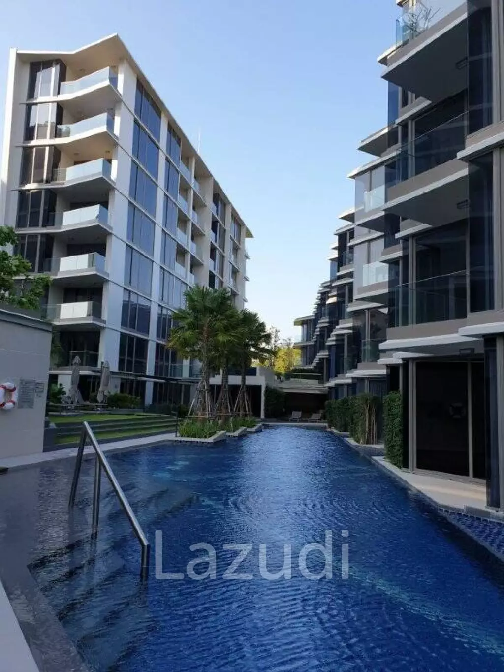 THE PINE CONDO : Great value 1 bed condo close to beach