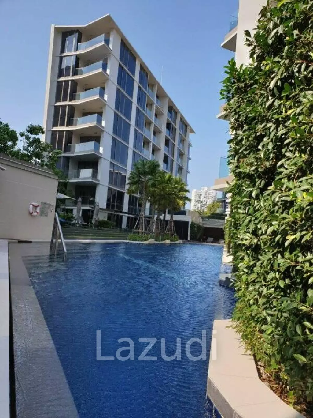 THE PINE CONDO : Great value 1 bed condo close to beach
