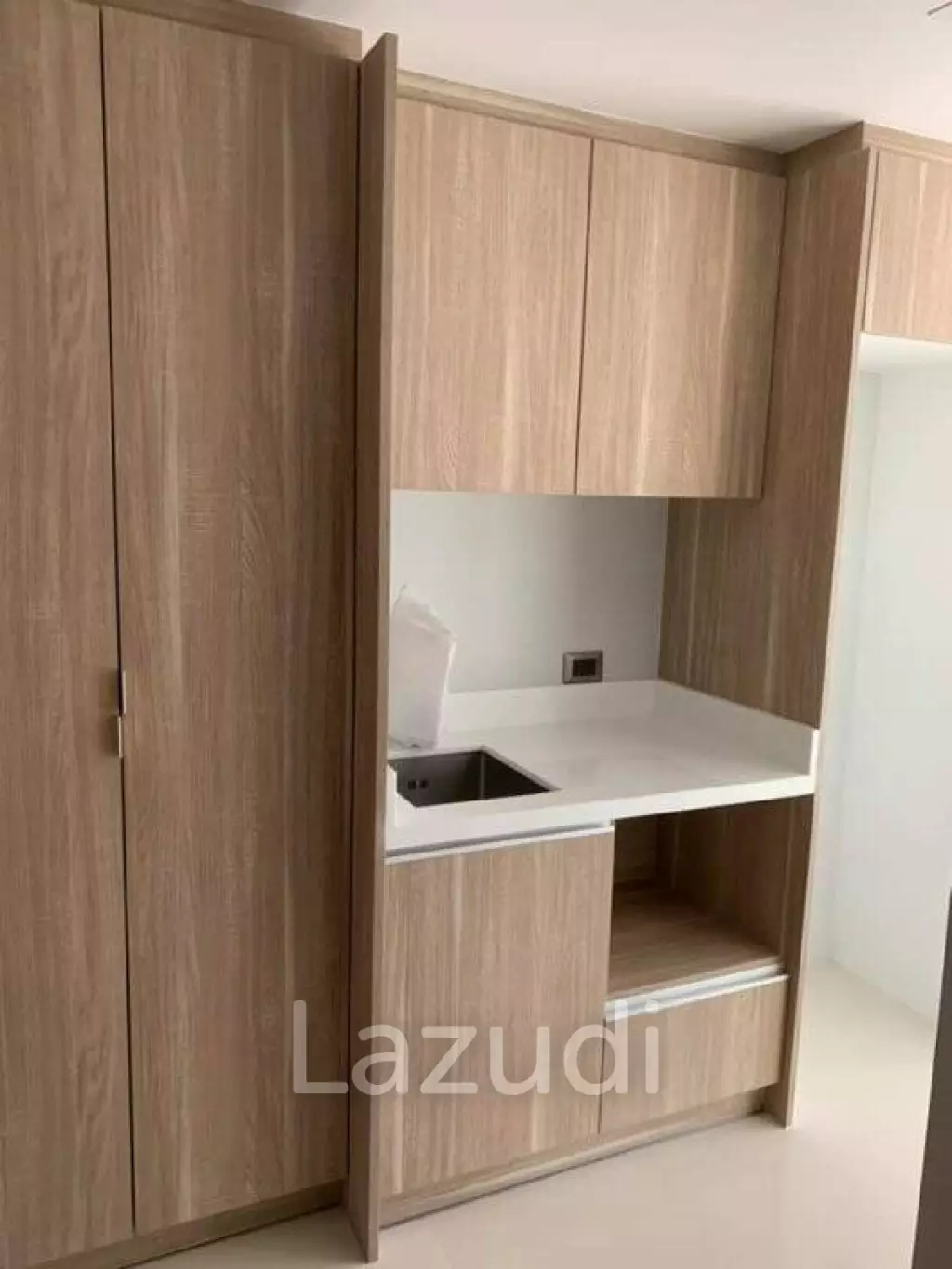 THE PINE CONDO : Great value 1 bed condo close to beach