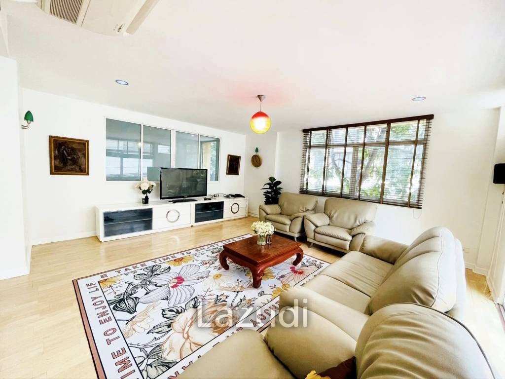 4 Bed 5 Bath 400 SQ.M House at Phrom Phong Area