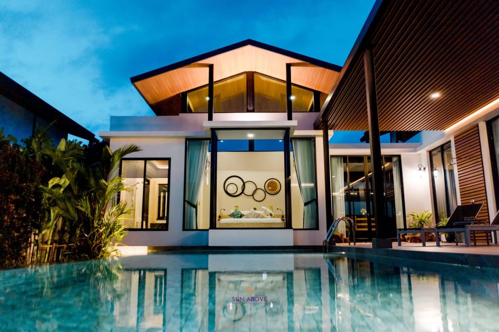 Spacious 4 bed pool villa | NAIHARN