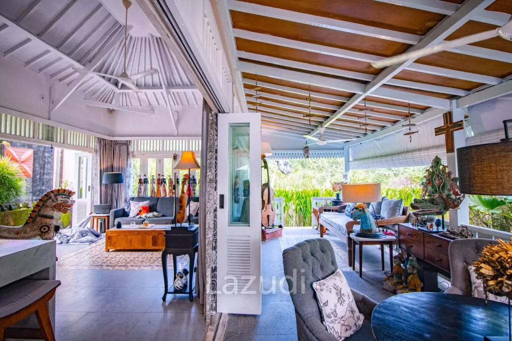 Great Colonial Villa 3 bedrooms fully furnished in Tubak Bayuh Badung