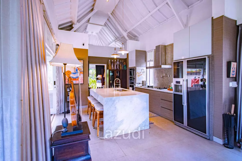 Great Colonial Villa 3 bedrooms fully furnished in Tubak Bayuh Badung
