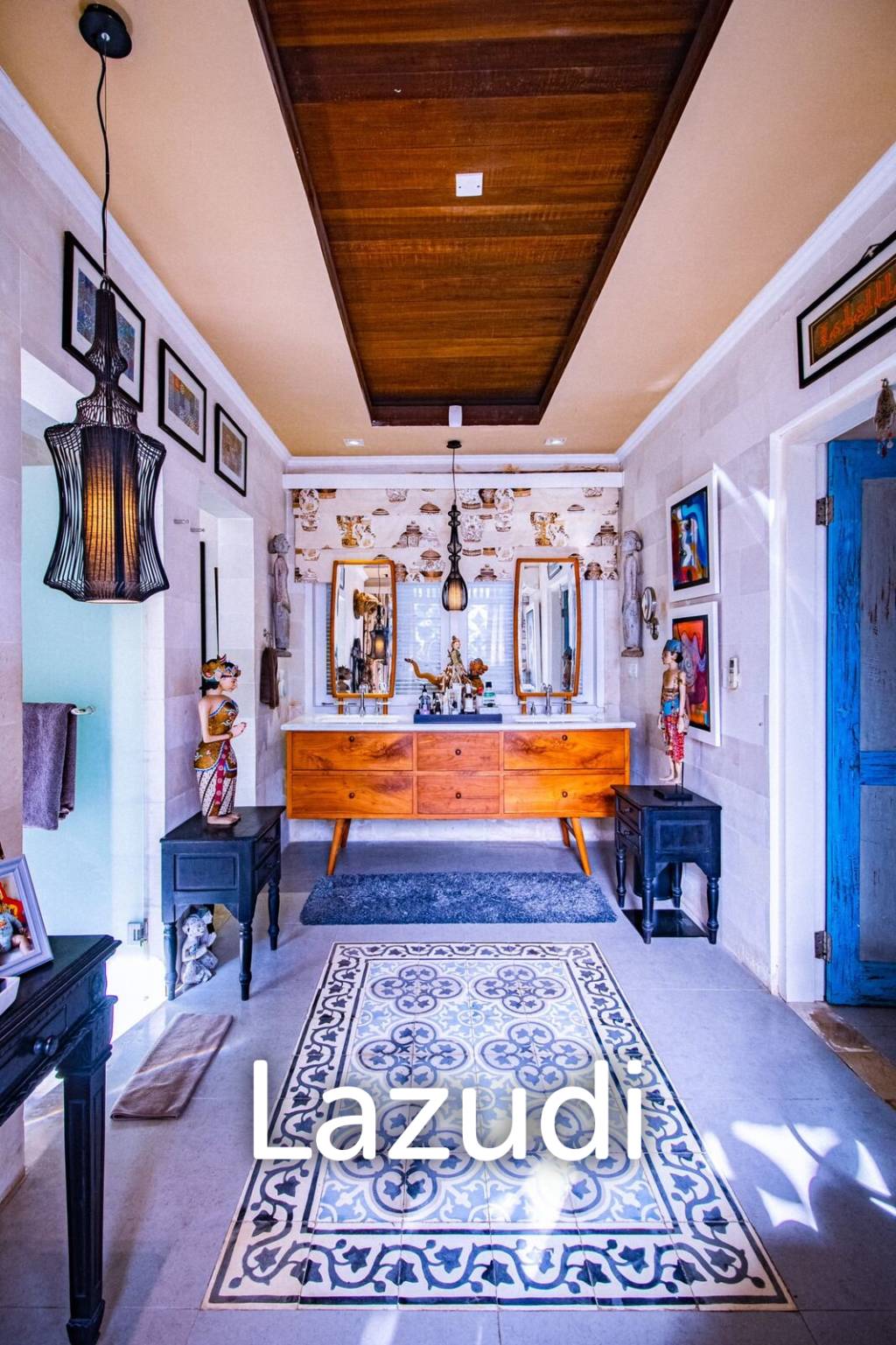Great Colonial Villa 3 bedrooms fully furnished in Tubak Bayuh Badung