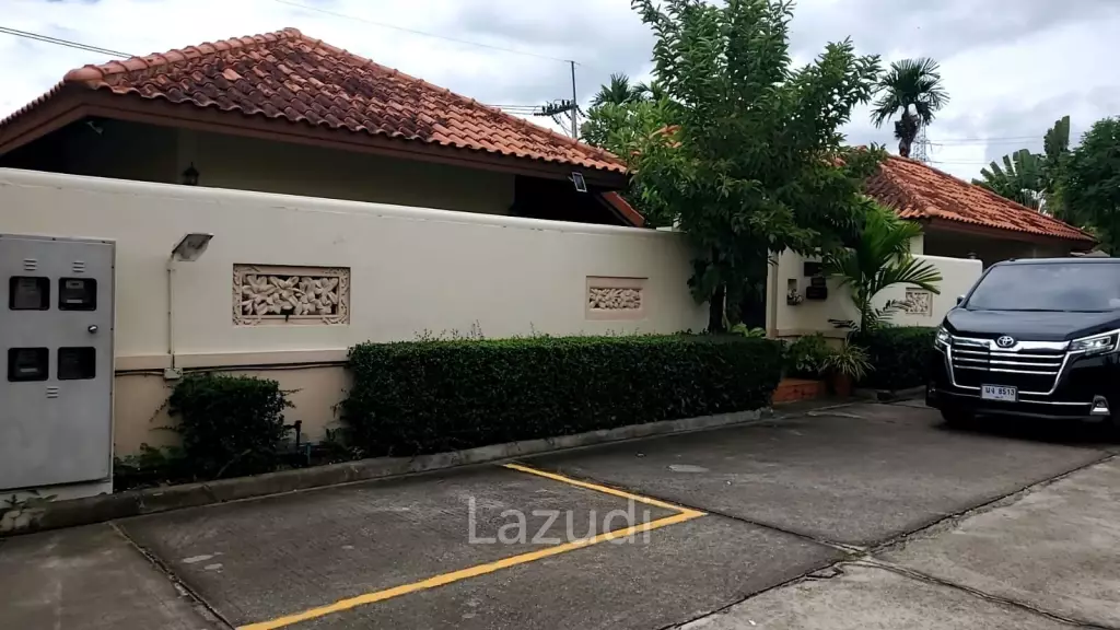 3 Bedrooms 3 Bathrooms 300 SQ.M. Villa For Sale