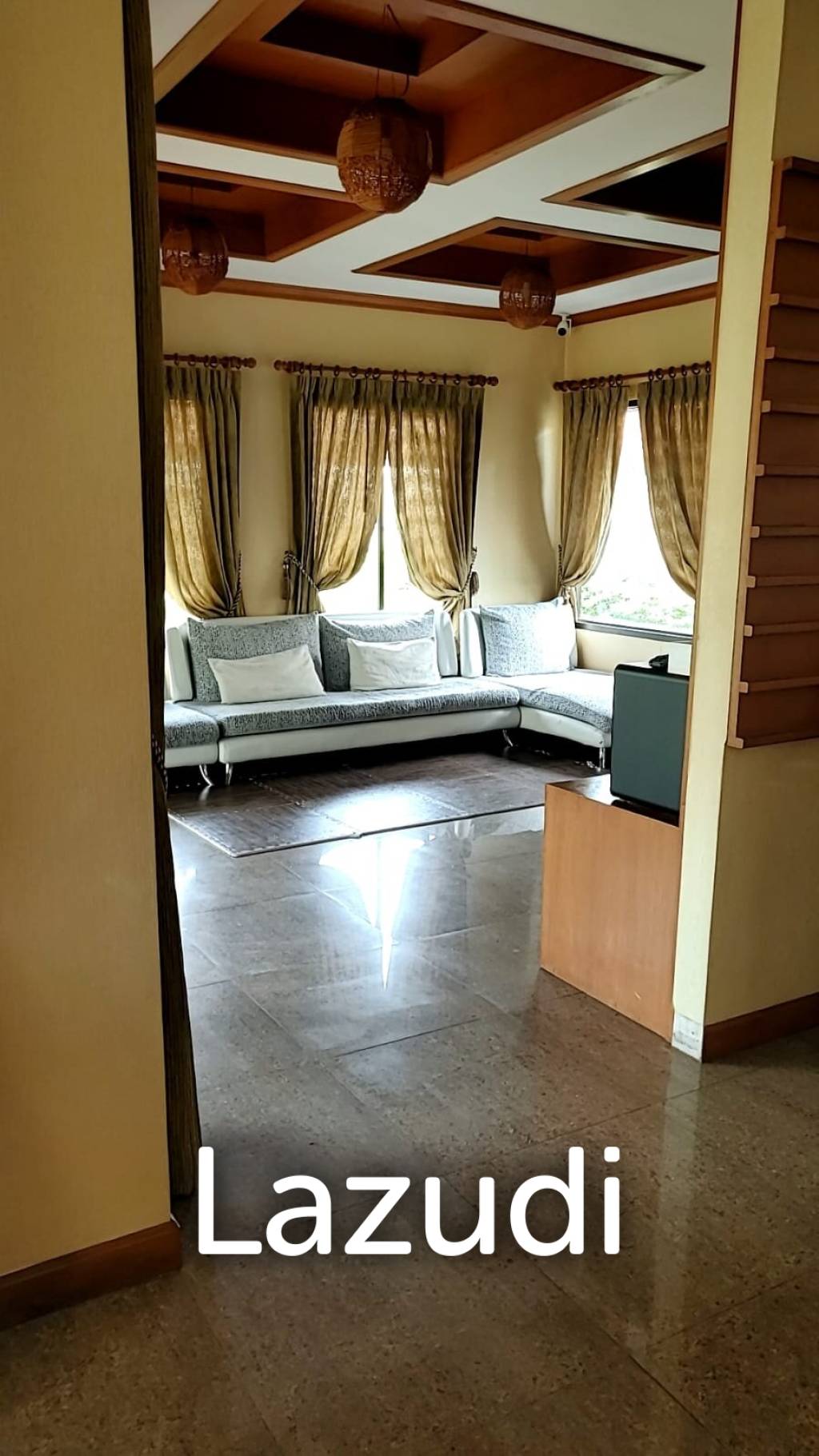 3 Bedrooms 3 Bathrooms 300 SQ.M. Villa For Sale