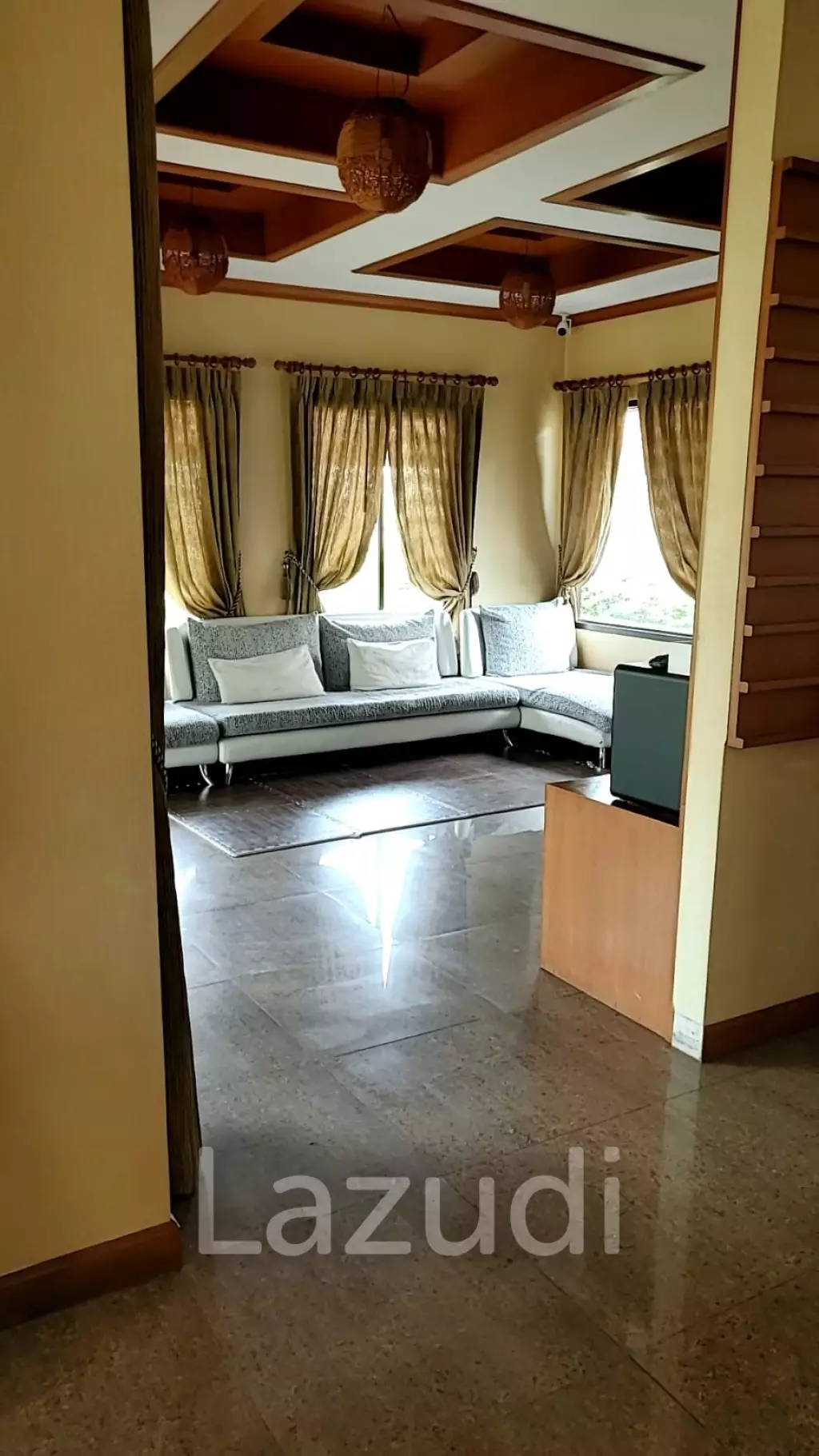 3 Bedrooms 3 Bathrooms 300 SQ.M. Villa For Sale